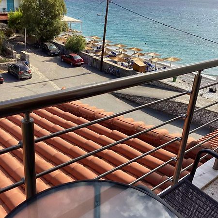 Thassa Beach Apartment No6 Leonidio Bagian luar foto